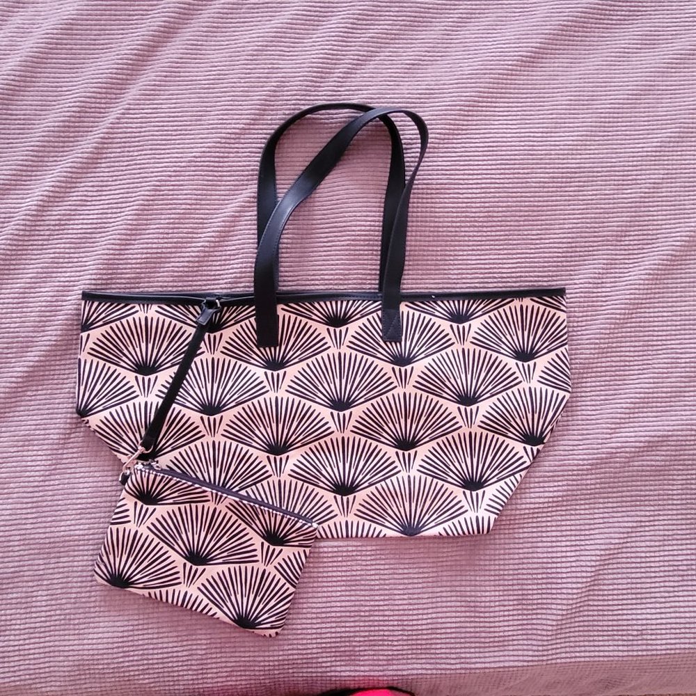 Lulu Dharma Palm Canvas Tote w Pouch